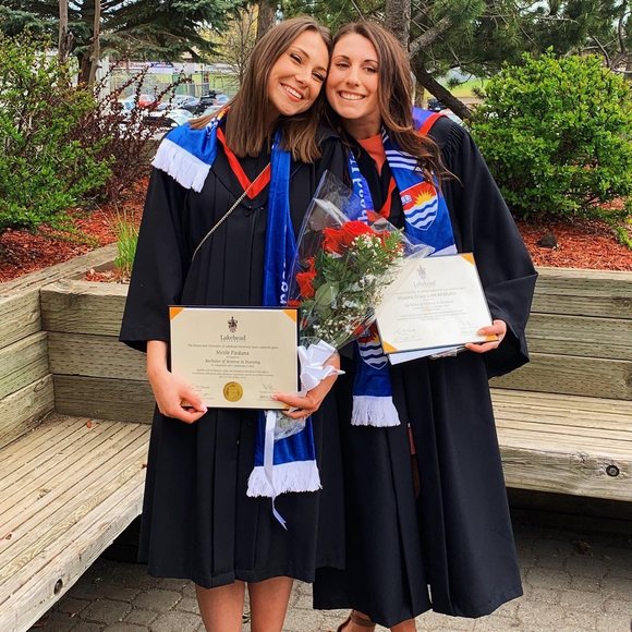 Meet your Posher, Nicole - Picture 1 of 1